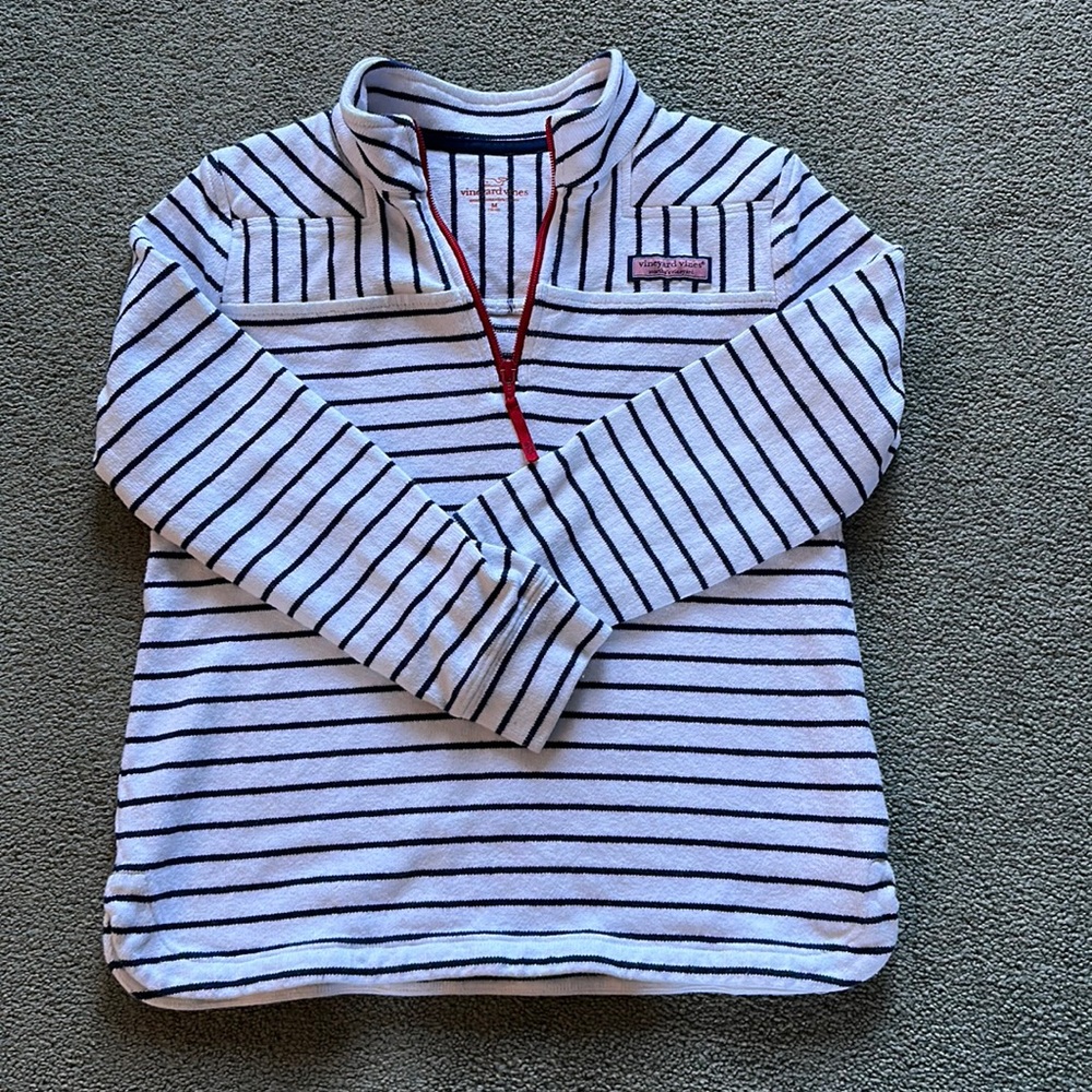 Vineyard vine pullover
